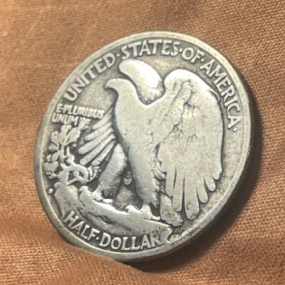 1935 D Sue Walking Liberty 90% Silver US Half Dollar #205786991103 - Picture 5 of 6